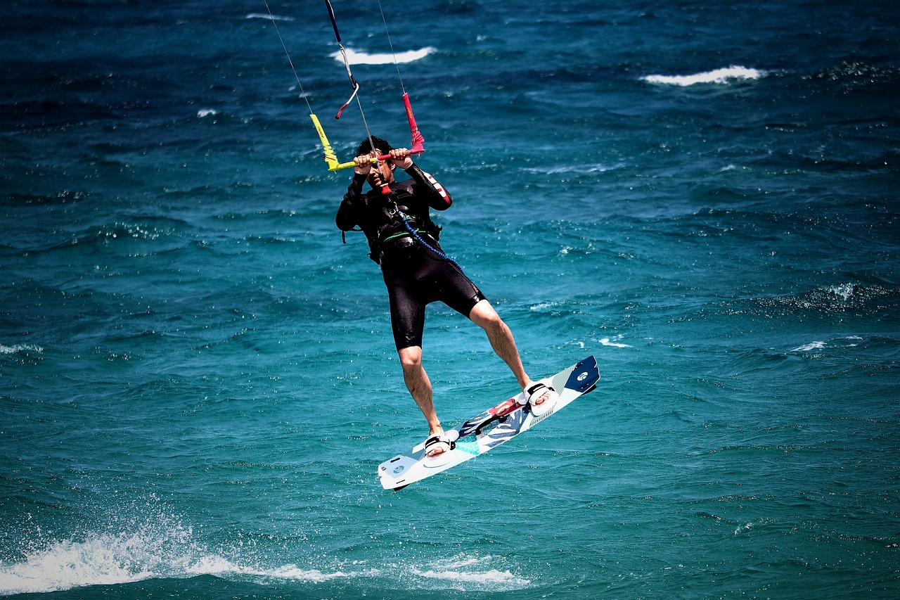 kite surfing, sea, kiting-8090572.jpg